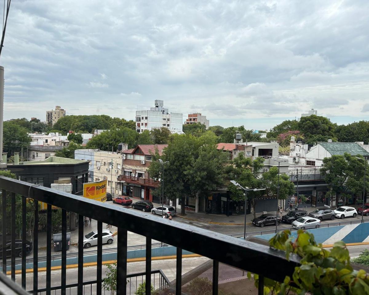 Трёхкомнатная квартира с парковочным местом в Saavedra