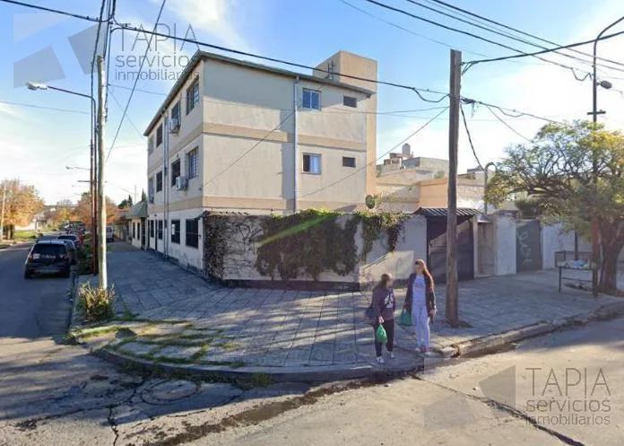 Monoambiente con entrepiso en Martín Coronado, Tres de Febrero