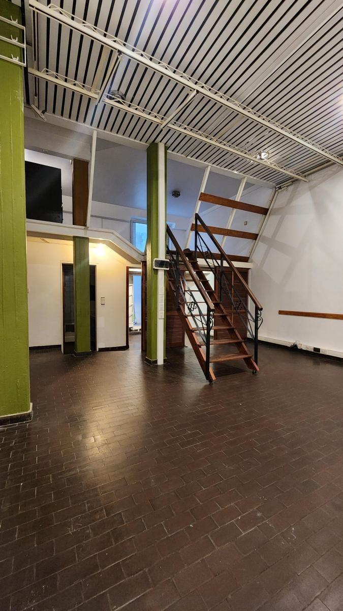 Apartamento de 1 dormitório com varanda em Almagro
