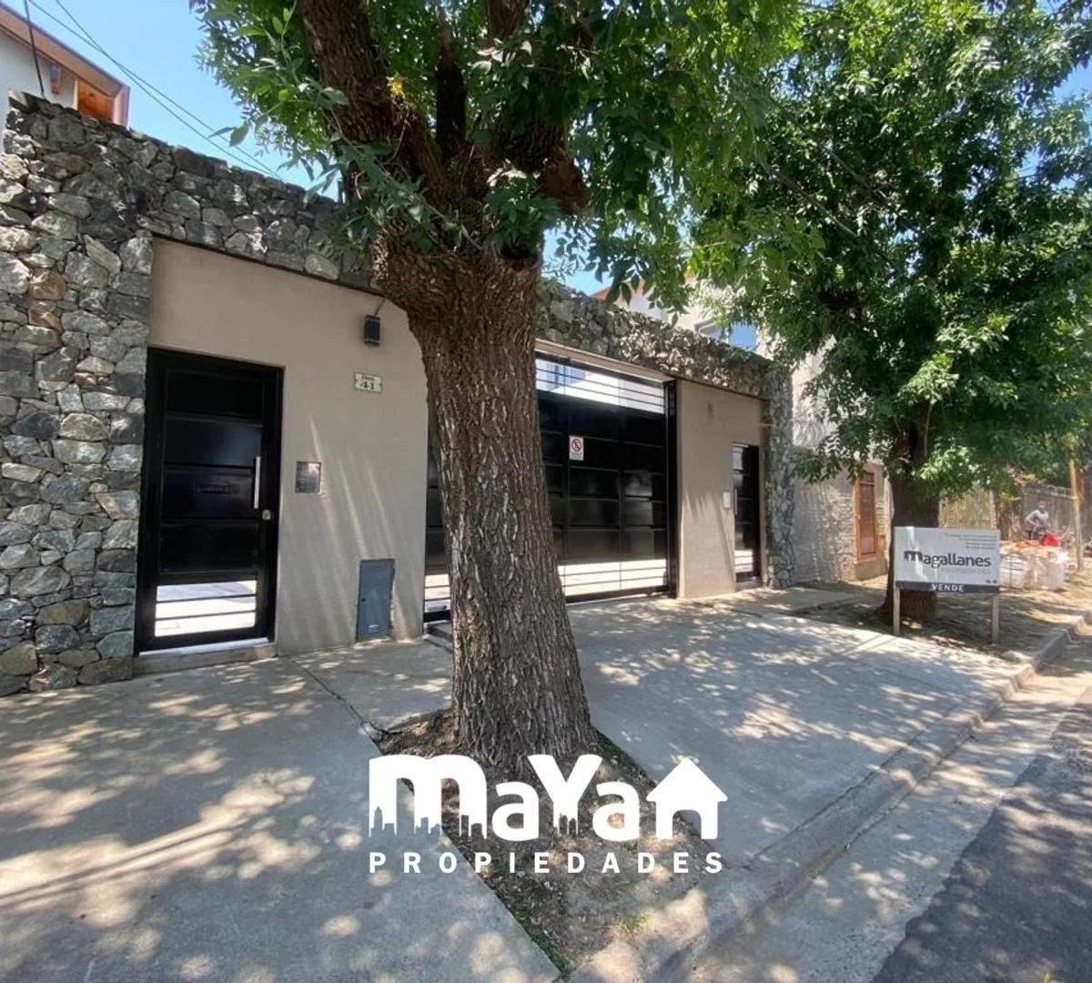 Two-bedroom duplex house in Zárate, La Ferma closed complex