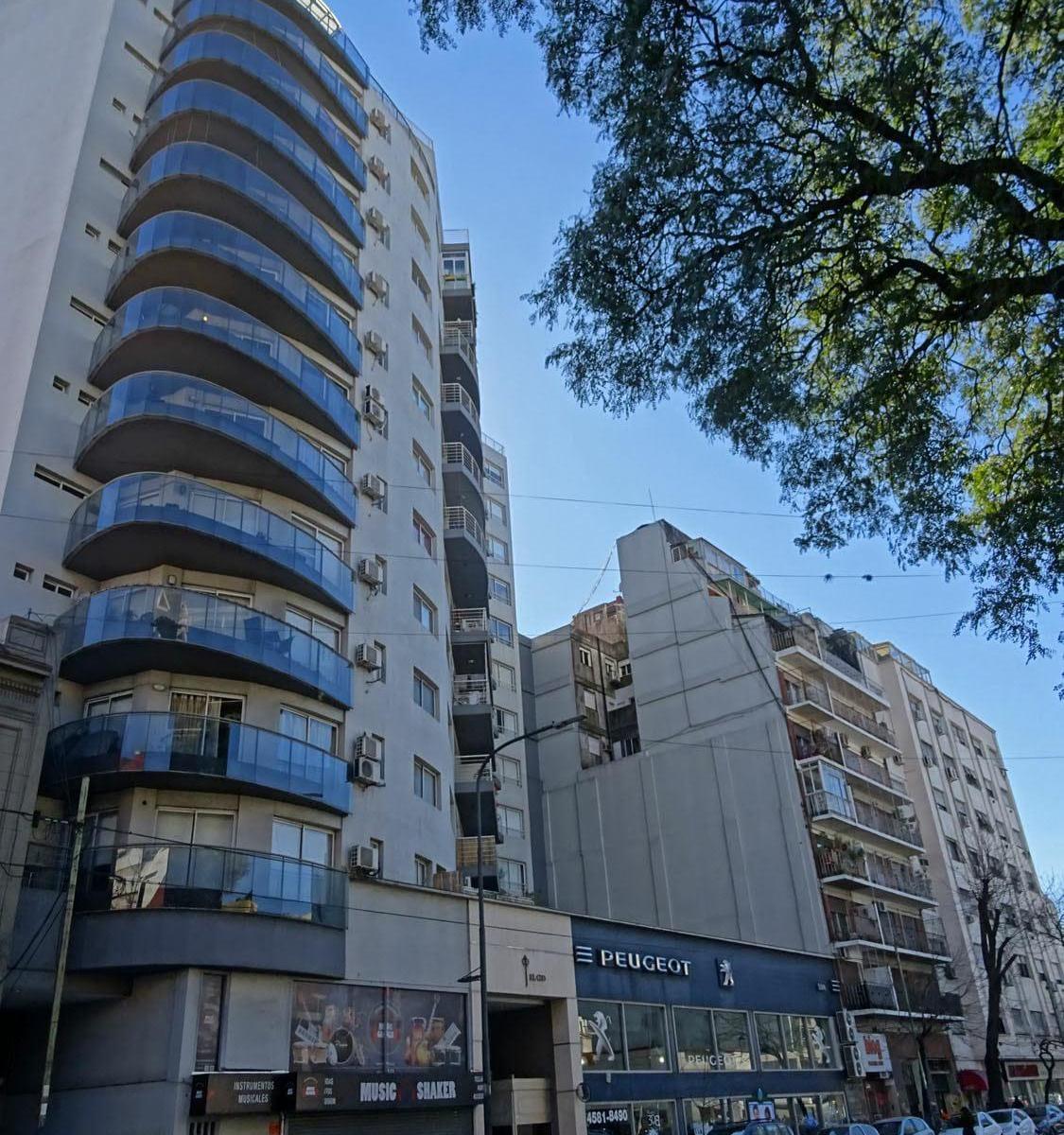 Меблированная двухкомнатная квартира с балконом в Villa Crespo