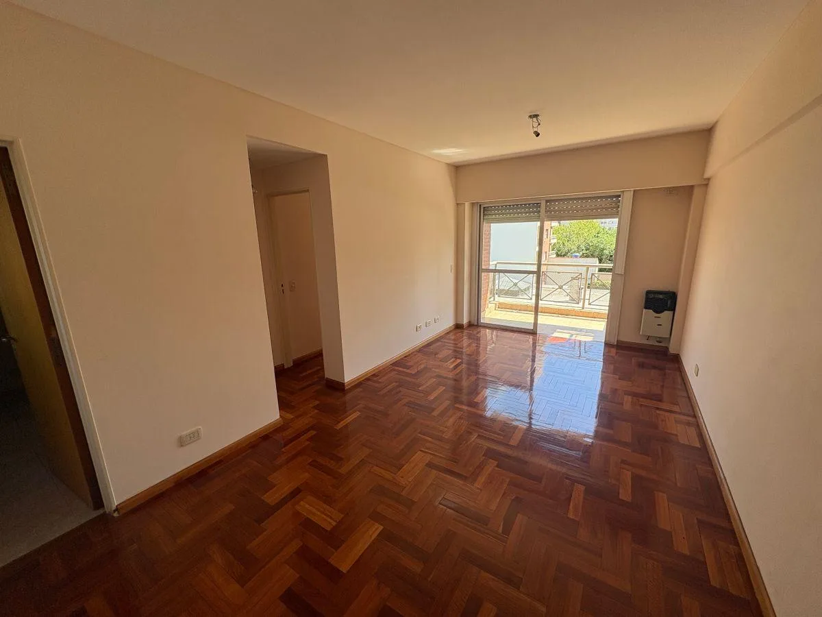 Departamento de 2 ambientes en alquiler en Morón centro sur