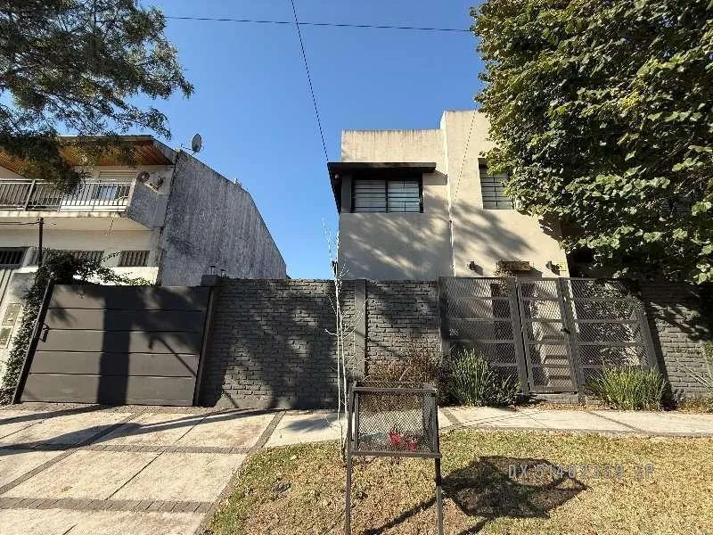 Duplex with garden and parking