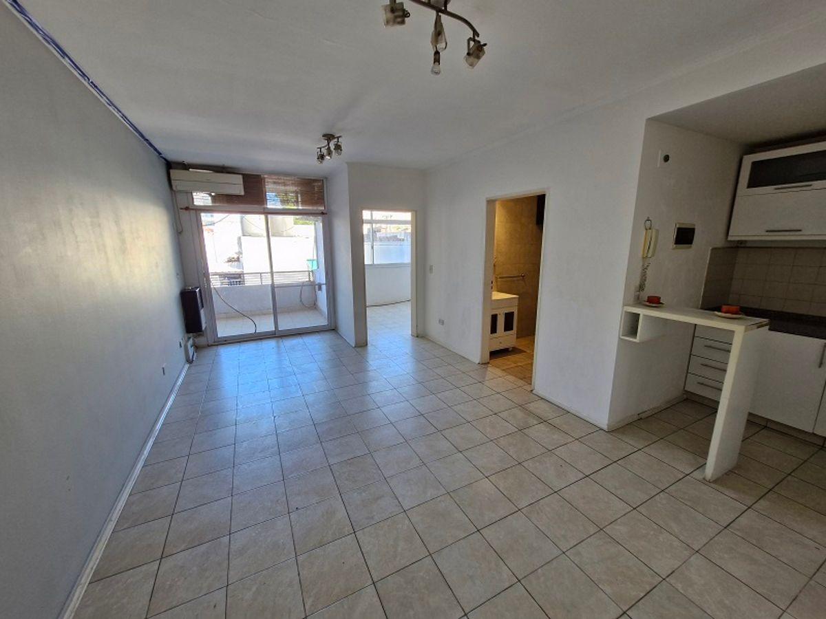 Departamento de 2 ambientes con balcón en Floresta