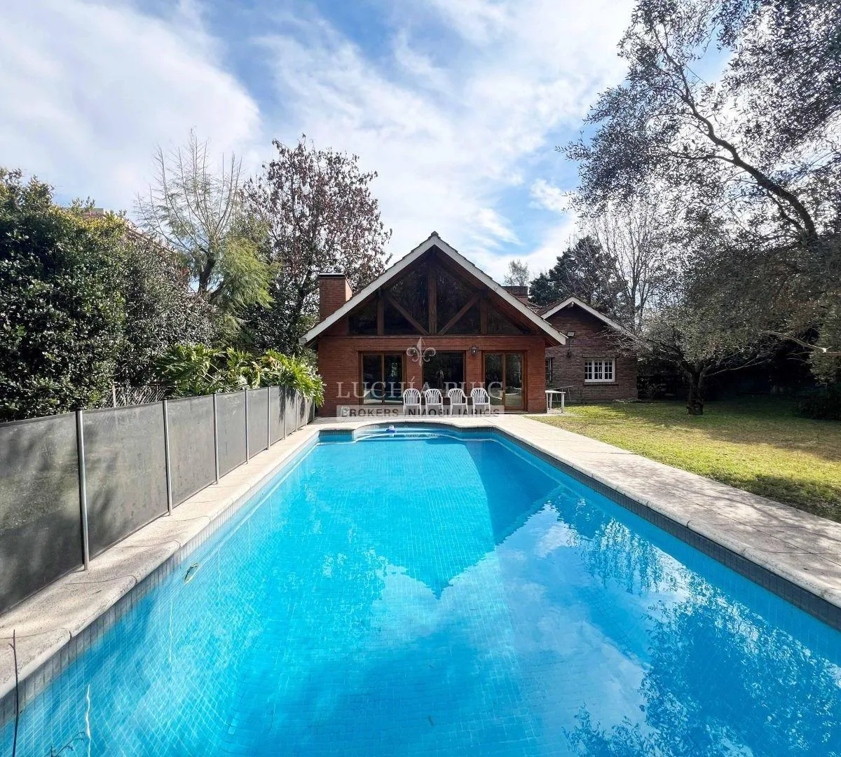 Casa com 4 quartos para alugar em Pilar del Lago, Pilar