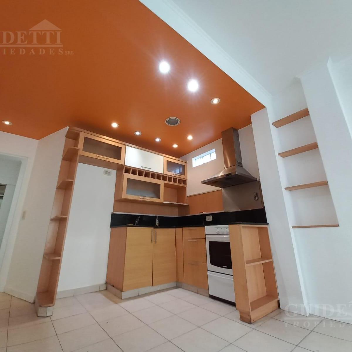 Two-room apartment with front-facing balcony in Villa Devoto