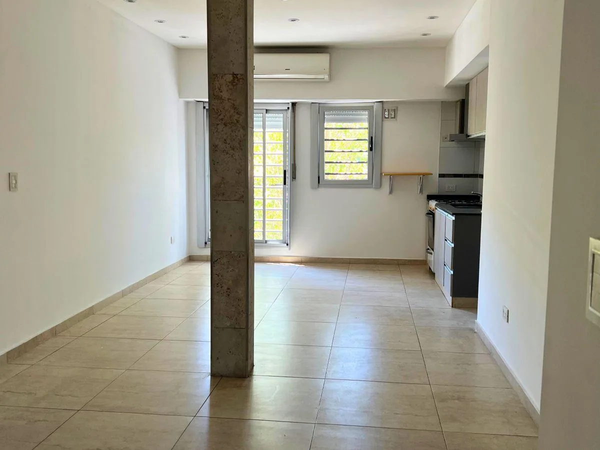 Apartamento de três ambientes em Lanús, em andar alto