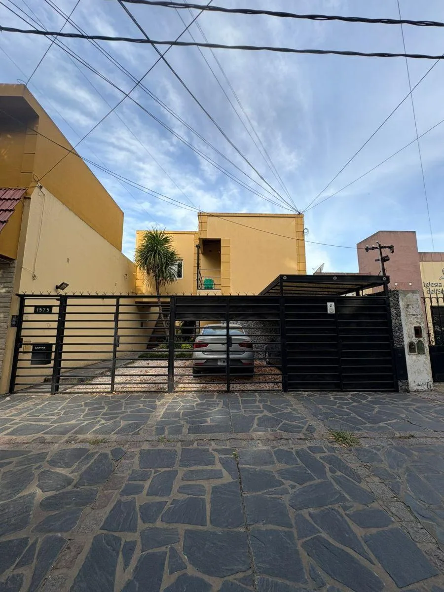 Two-room apartment in Banfield for rent