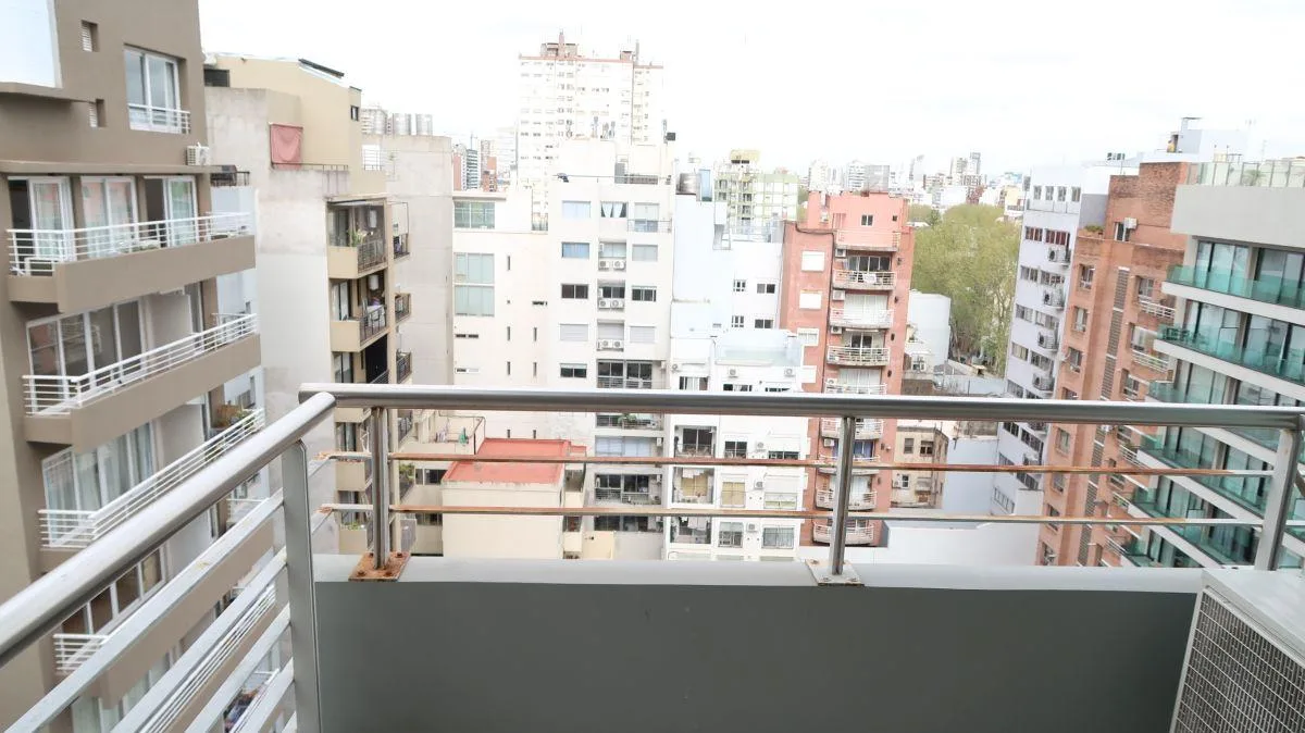 Studio apartment with balcony and open views in Núñez