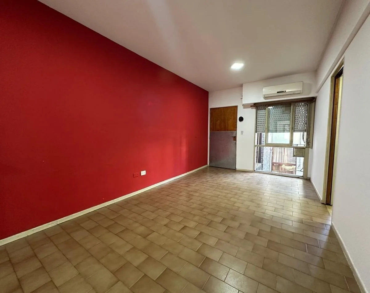 Departamento de 2 ambientes con cochera fija en Lomas de Zamora