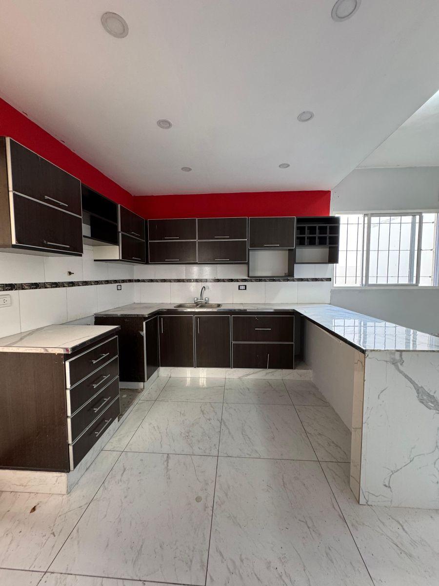 Casa de 4 ambientes com 3 dormitórios em Villa Tesei (Hurlingham)