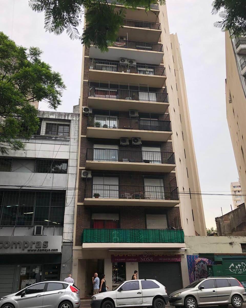 Two-room apartment on Av. Corrientes in Villa Crespo