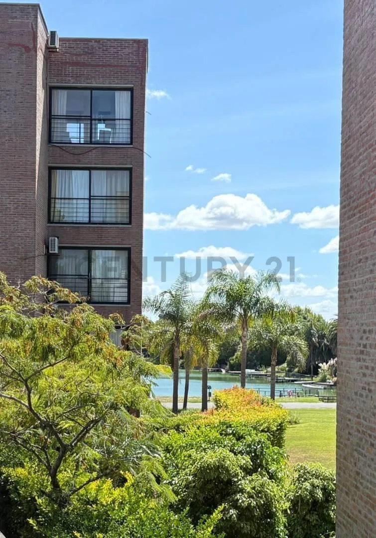 Three-room apartment with balcony in Tigre