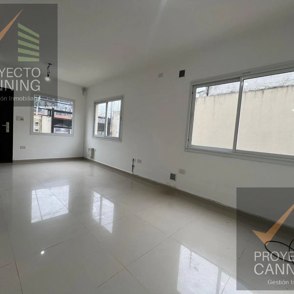 Alquier de Triplex 4 Ambientes en Canning