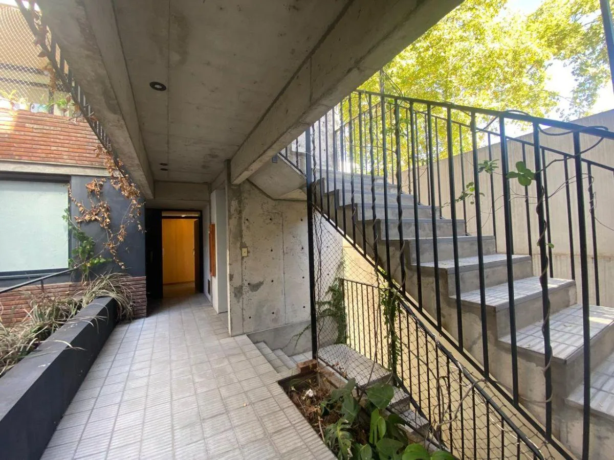 Modern studio apartment with front balcony in Núñez