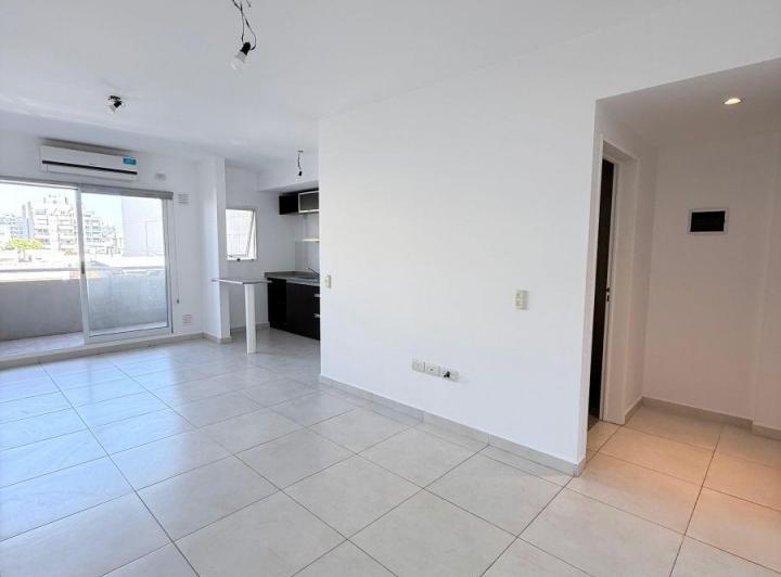 Two-room apartment with front balcony in Villa Devoto