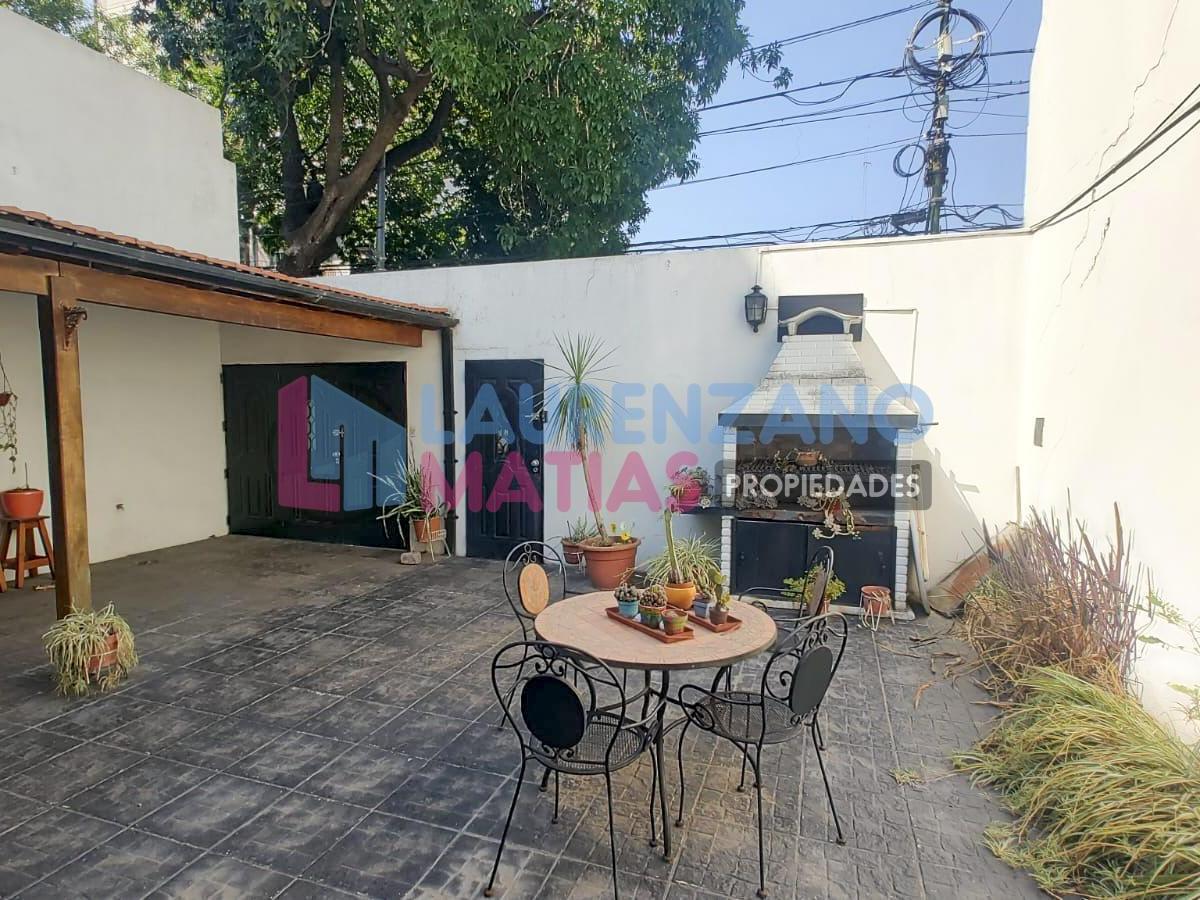 Casa de 4 ambientes amoblada con 2 dormitorios en Villa Real