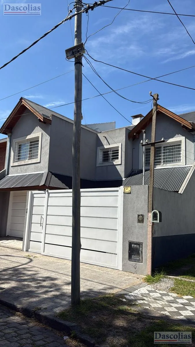 Chalet с 3 спальнями в Lanús