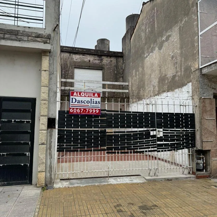 PH térreo de 1 quarto com vaga de garagem em Lanús