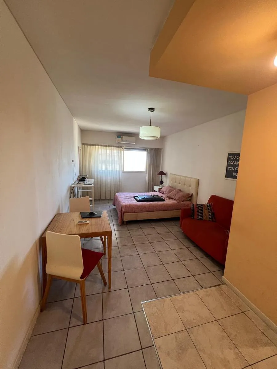 Kitnet mobiliada em Retiro com vista para o rio na Av. Libertador