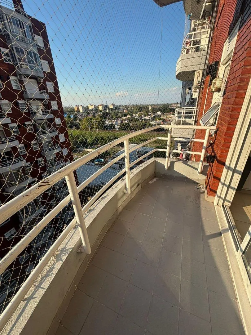 Квартира с 3 комнатами в Sarandi, Avellaneda, 10-й этаж