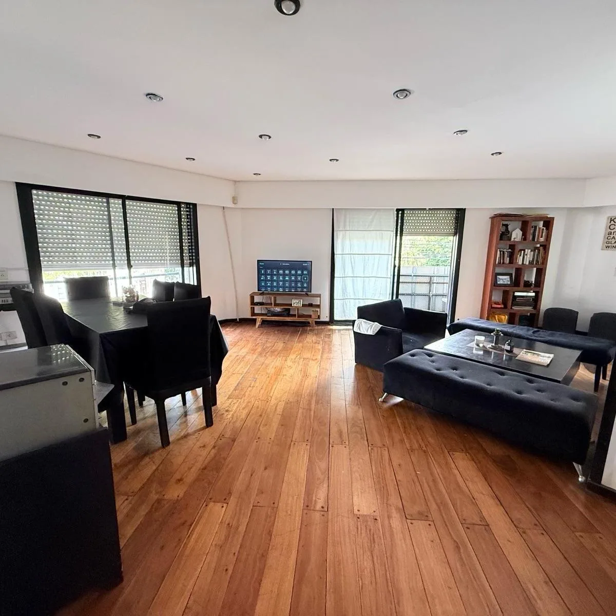 Corner house for commercial or professional use in Palermo