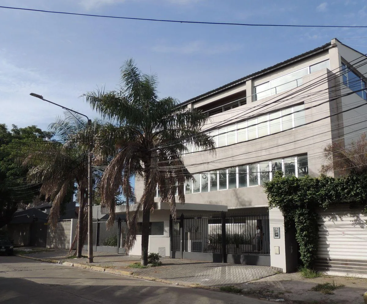 Edificio de 2545 m&sup2; en Alquiler con Cocheras y Deposito en Olivos