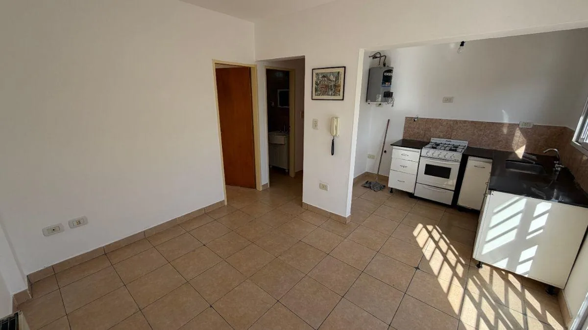 Two-room apartment with balcony in El Palomar