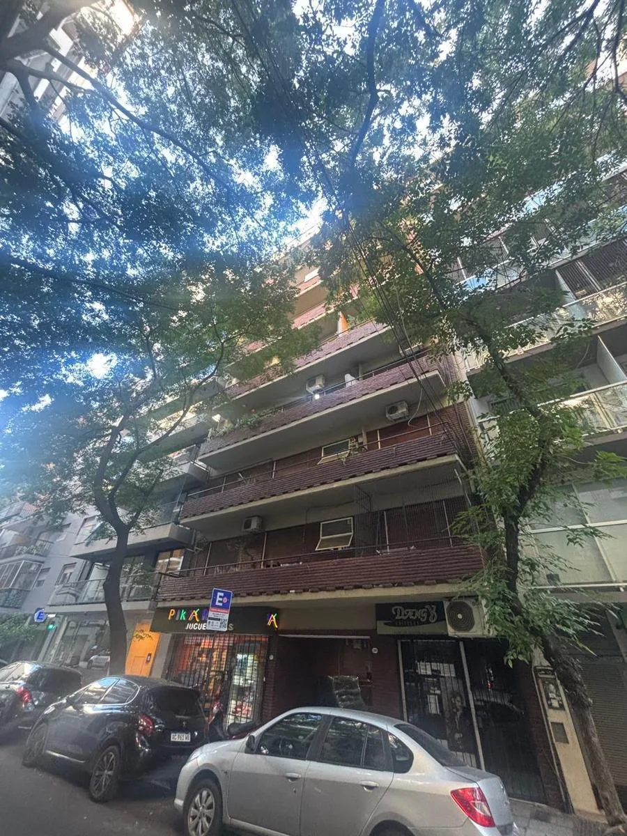 Two-room apartment street-facing in Recoleta