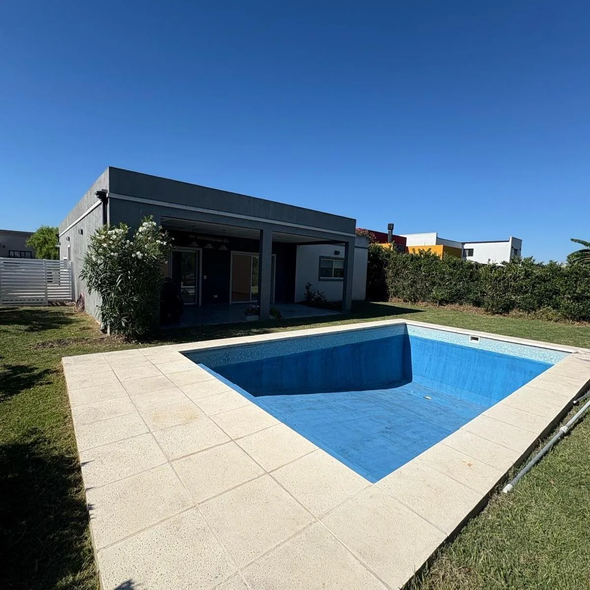 Four-bedroom house in San Ramón, Pilar del Este