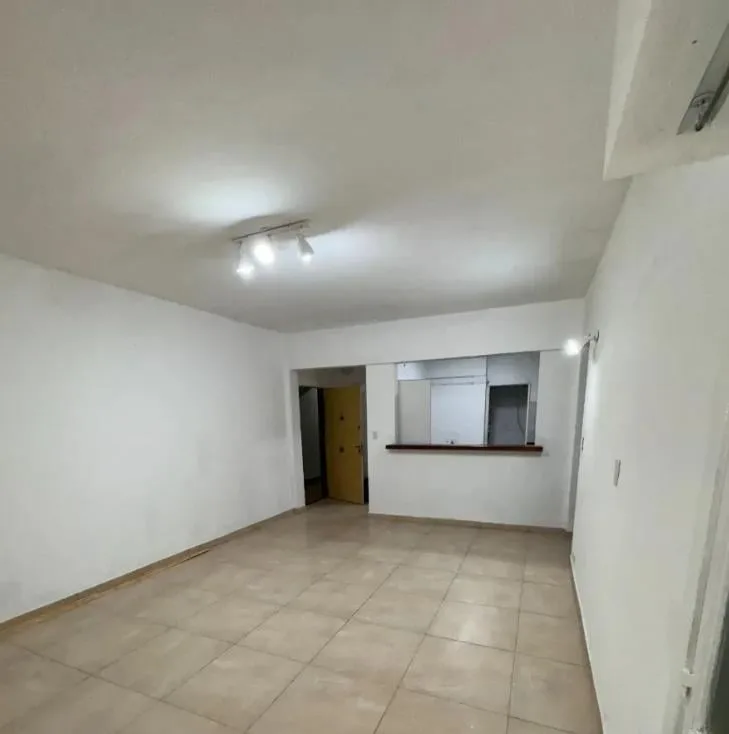 Departamento Tres Ambientes en Alquiler en Morón Centro