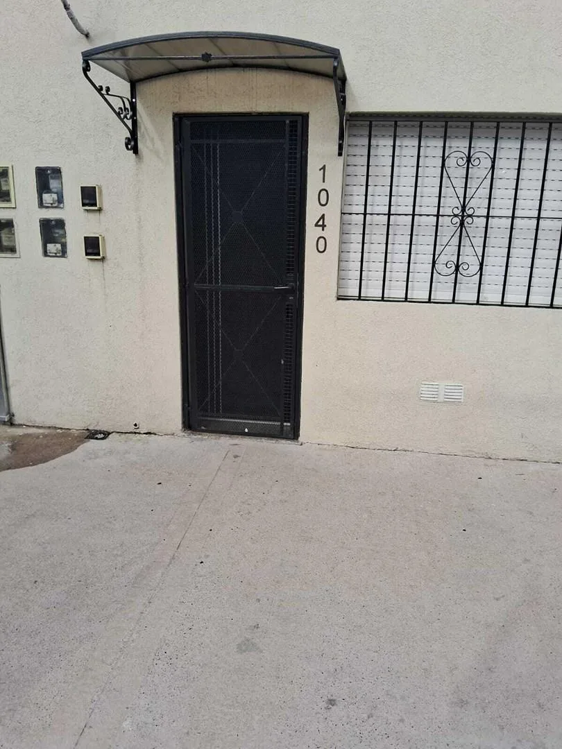 PH de 2 ambientes com 1 quarto na frente, sem condomínio em Lanús Oeste