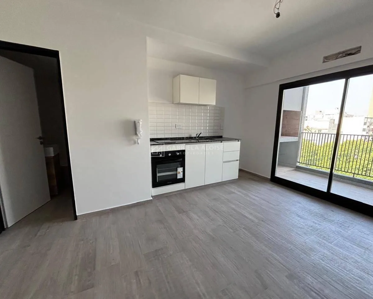 Monoambiente a estrenar con parrilla apto profesional en Caseros