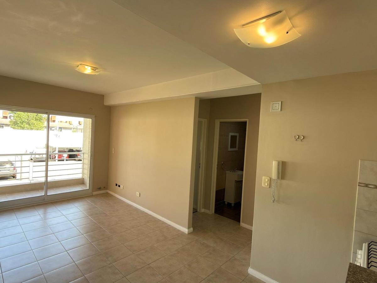 Departamento de 2 ambientes en alquiler en Wilde