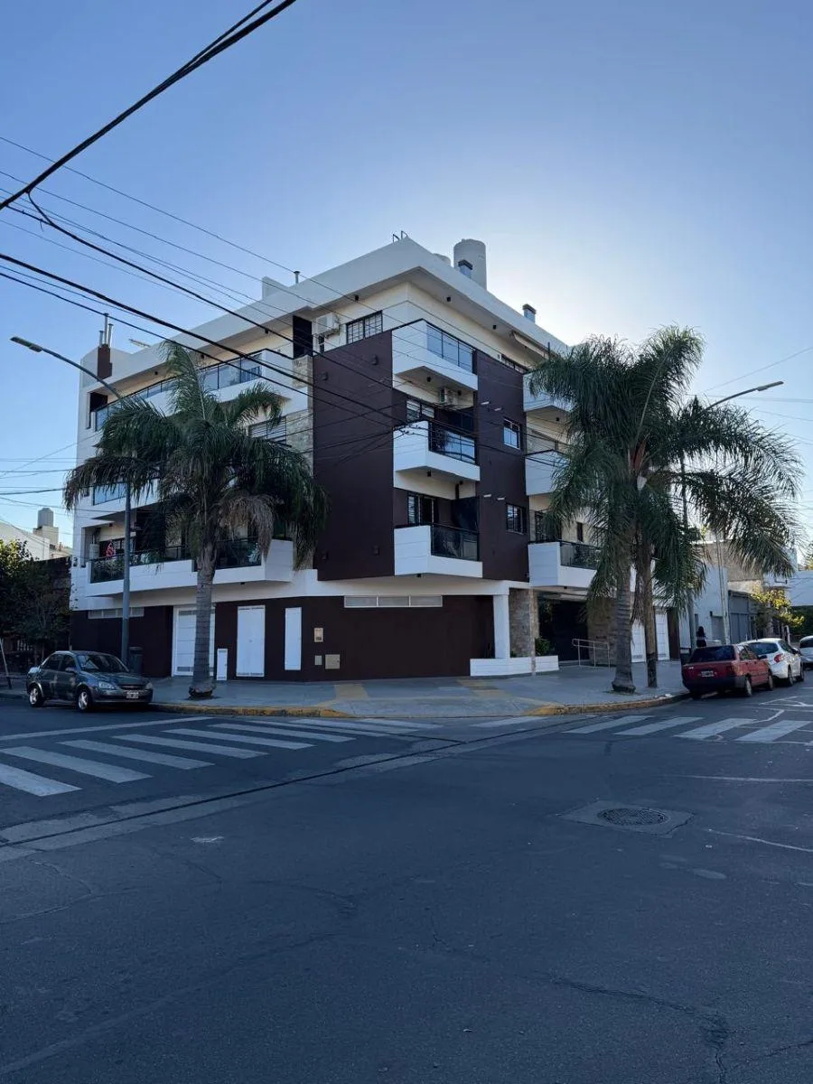 Apartamento de 2 ambientes no 2º andar em Villa Luro