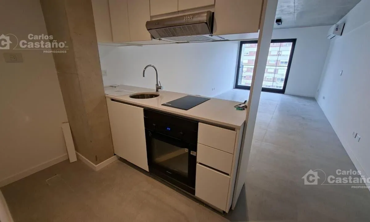 1 Amb. a Estrenar con Balcón en Piso Alto con Cochera, Piscina, Sum y Gym