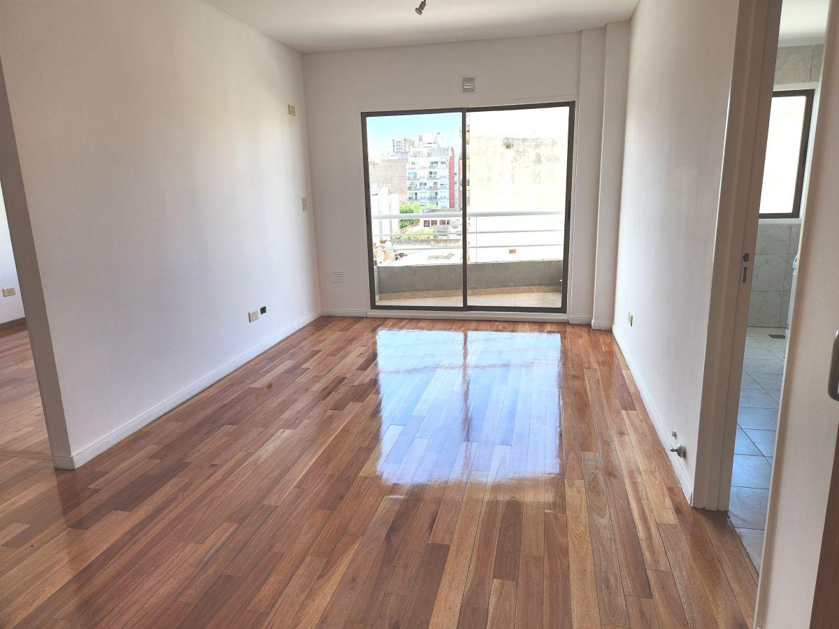 Departamento de 2 ambientes con balcón en Almagro