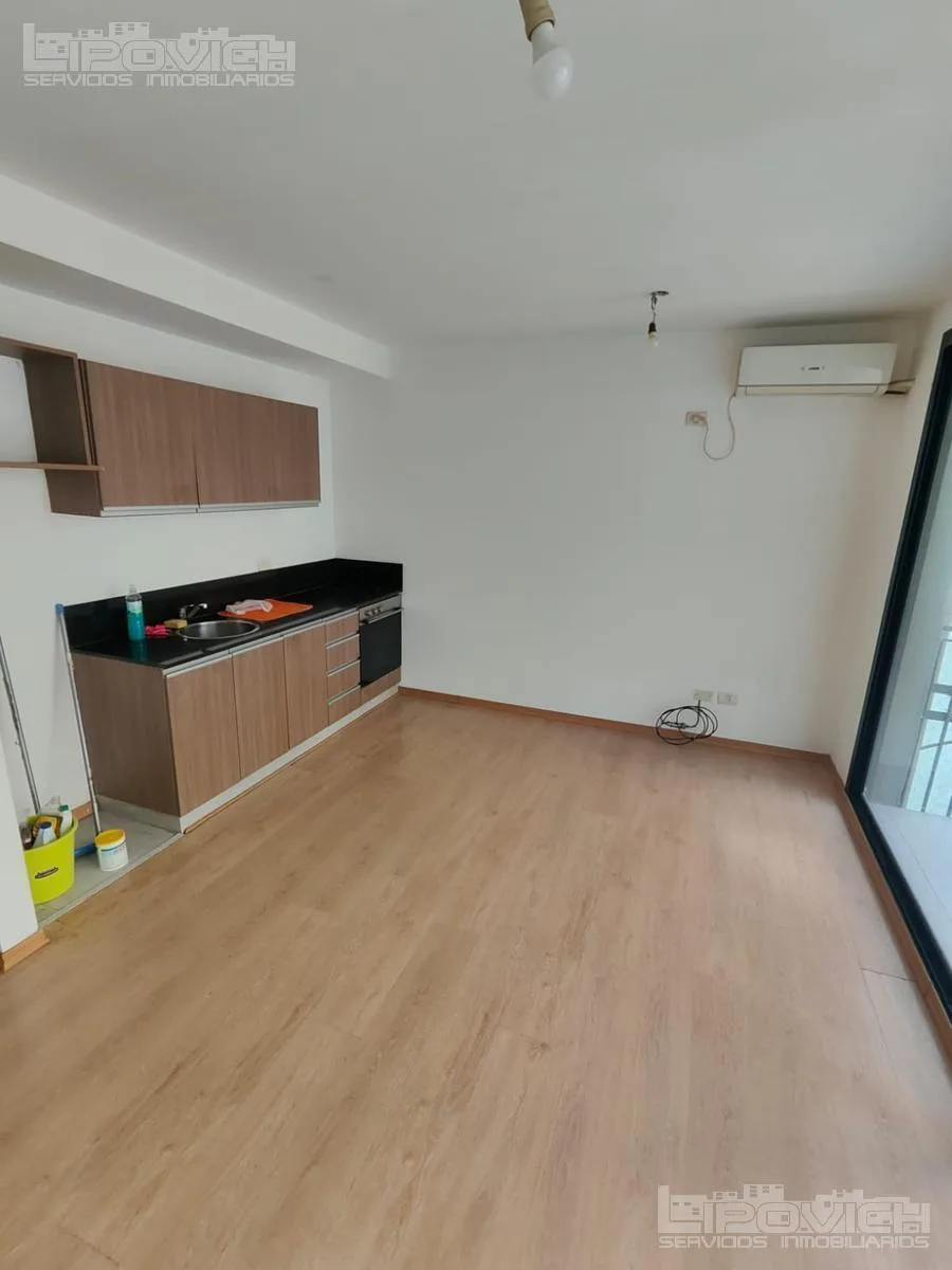 Departamento de 2 ambientes contrafrente en Palermo con balcón apto profesional