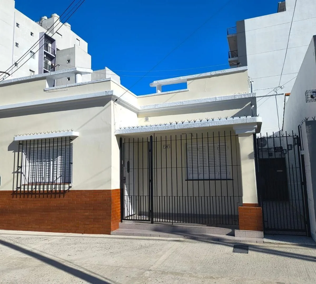 Two-room PH with private patio and terrace in Wilde