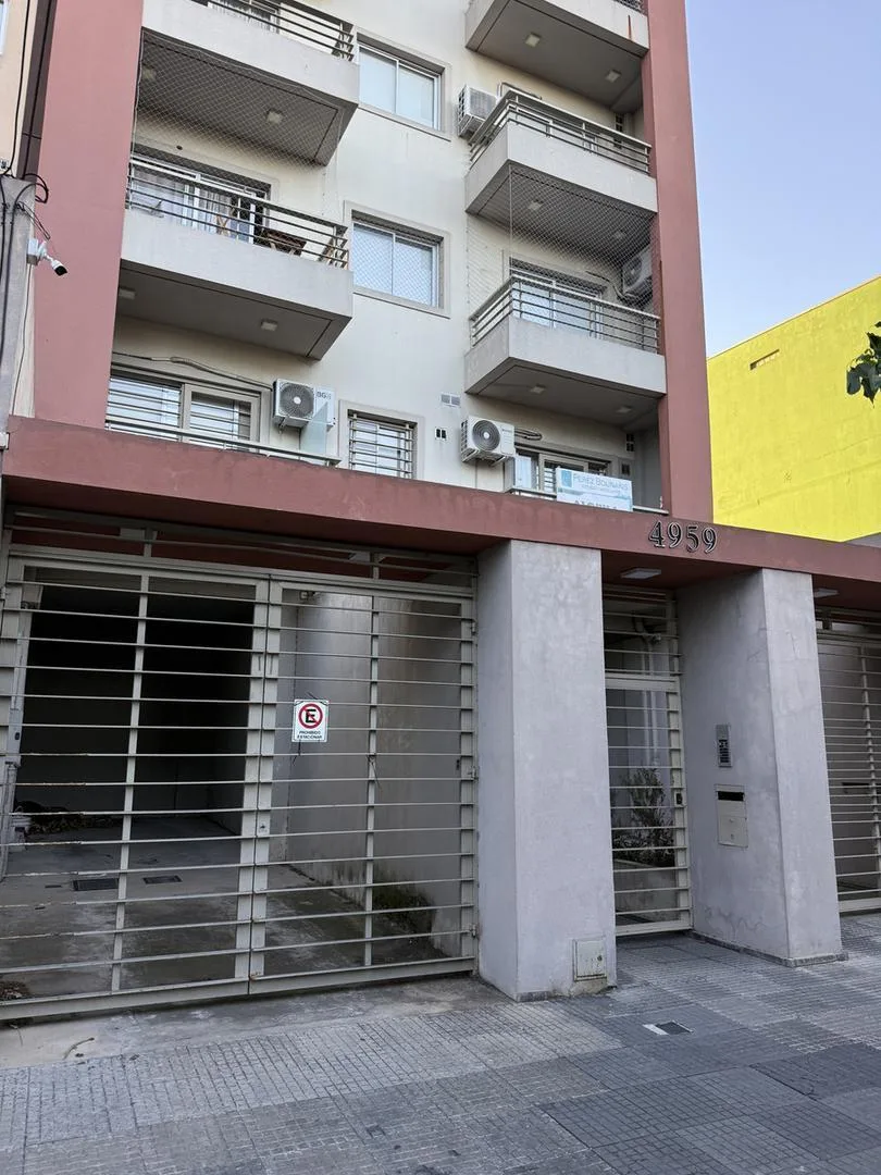 Unfurnished studio apartment in Remedios de Escalada