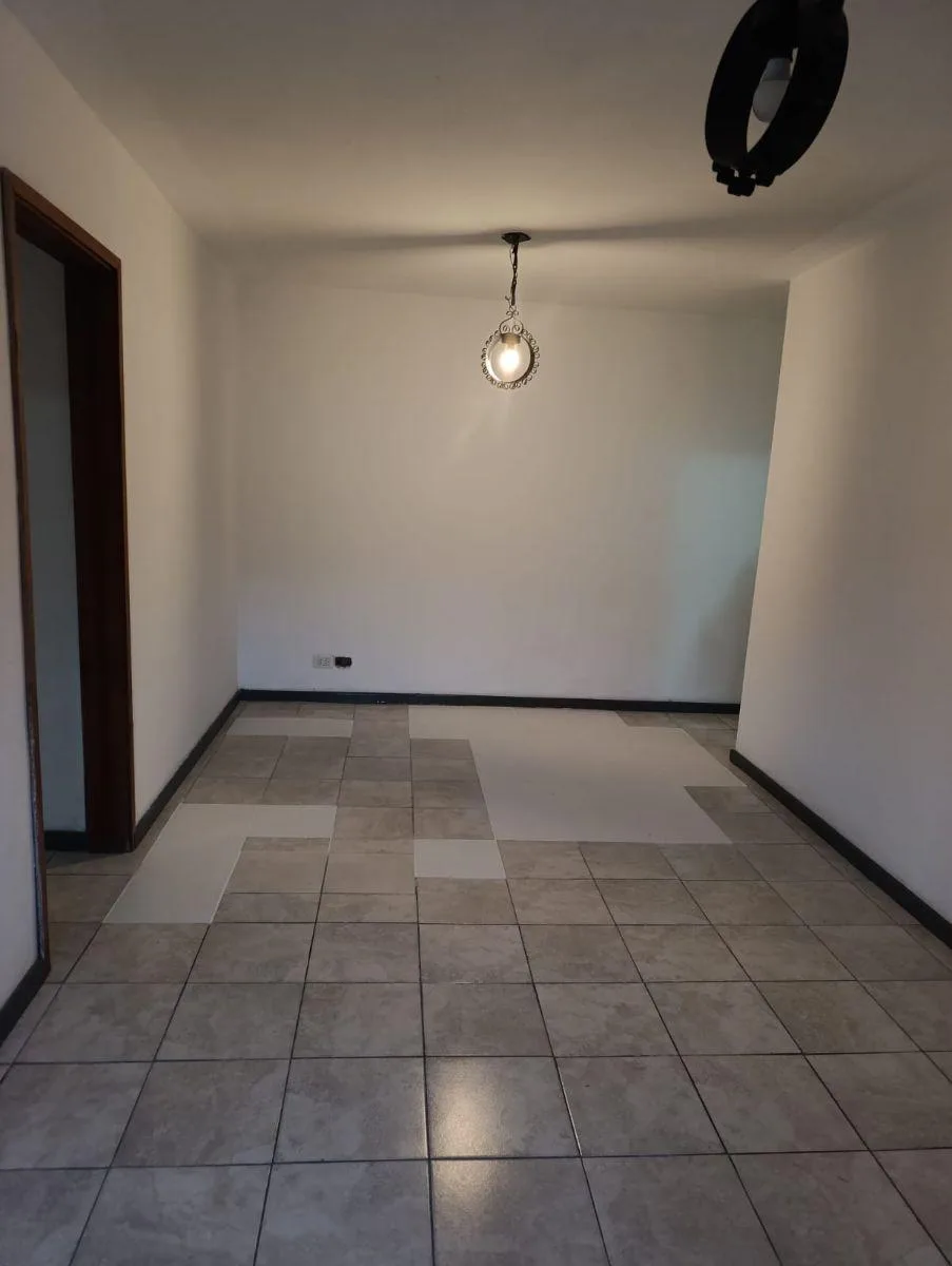 Departamento de 60 m&sup2; con 2 Dorm. en Alquiler en Berazategui (Monoblock)