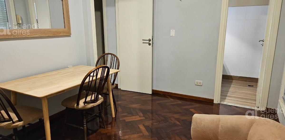 Apartamento de três ambientes com pátio em San Telmo