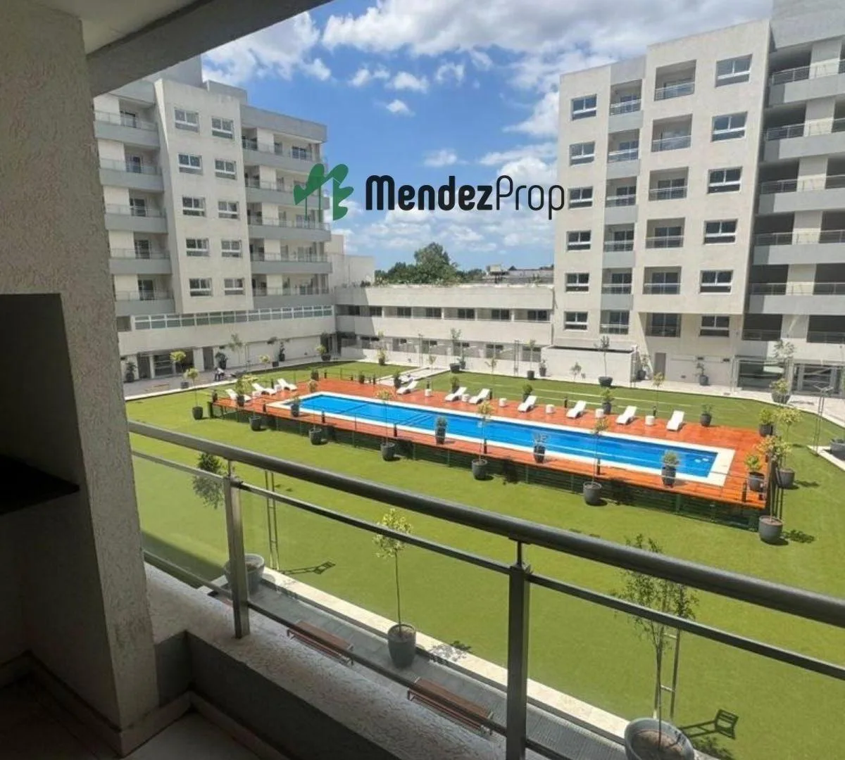 Two-room, brand-new apartment with balcony and parking in Canning