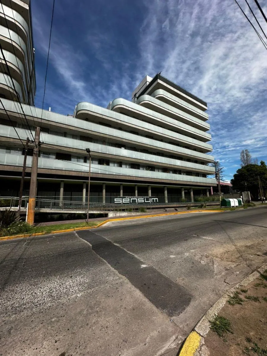 Two-bedroom apartment in Quilmes with pool and gym
