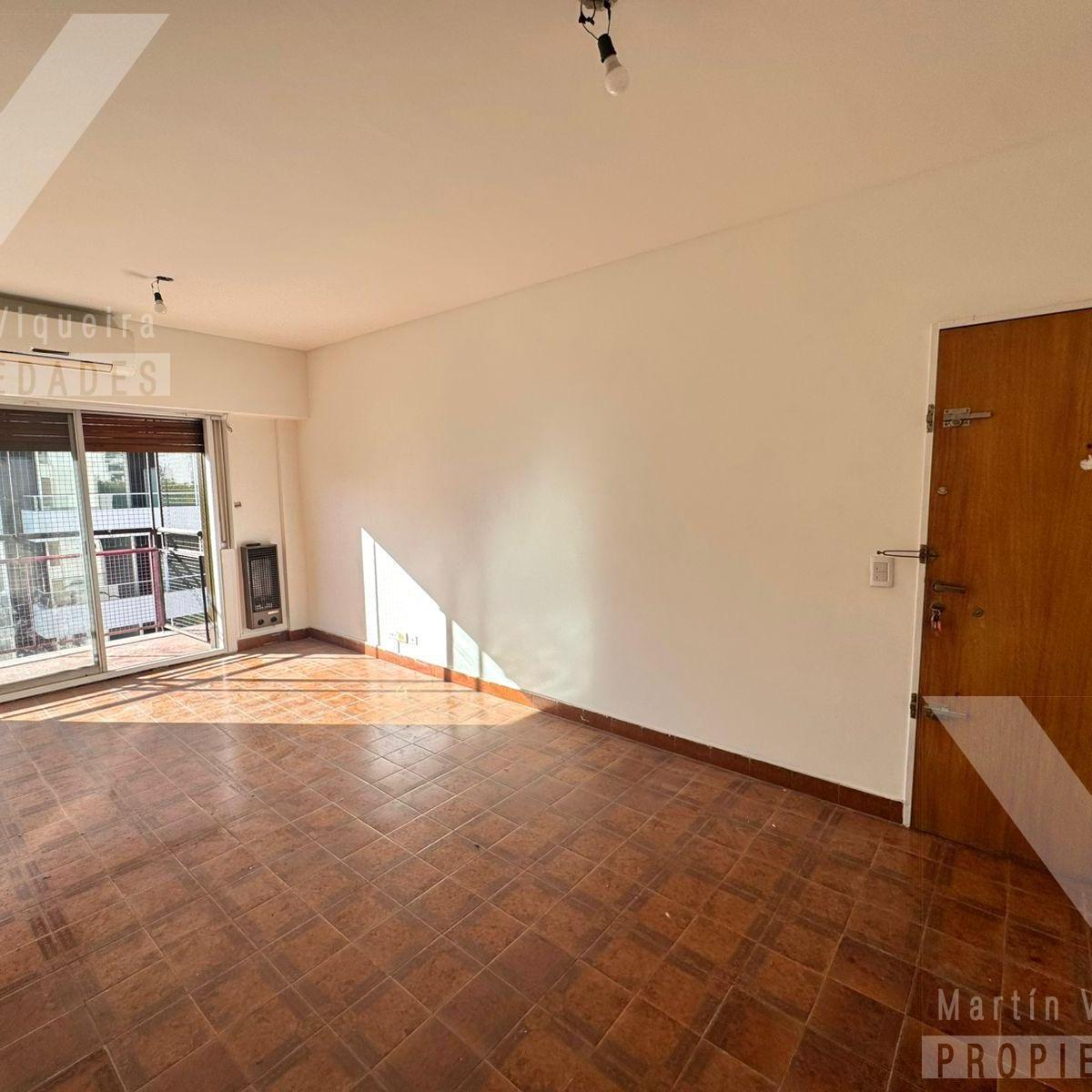 Departamento de 3 ambientes con balcón en Villa Urquiza