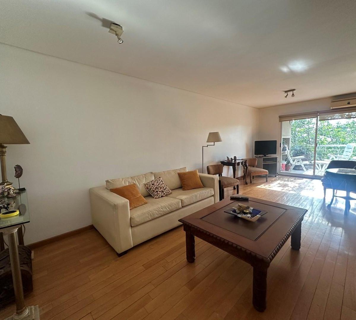Furnished two-bedroom apartment with balcony in Vicente López