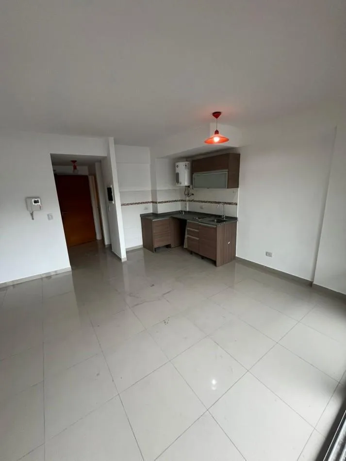 Studio apartment in Flores, street-facing with balcony