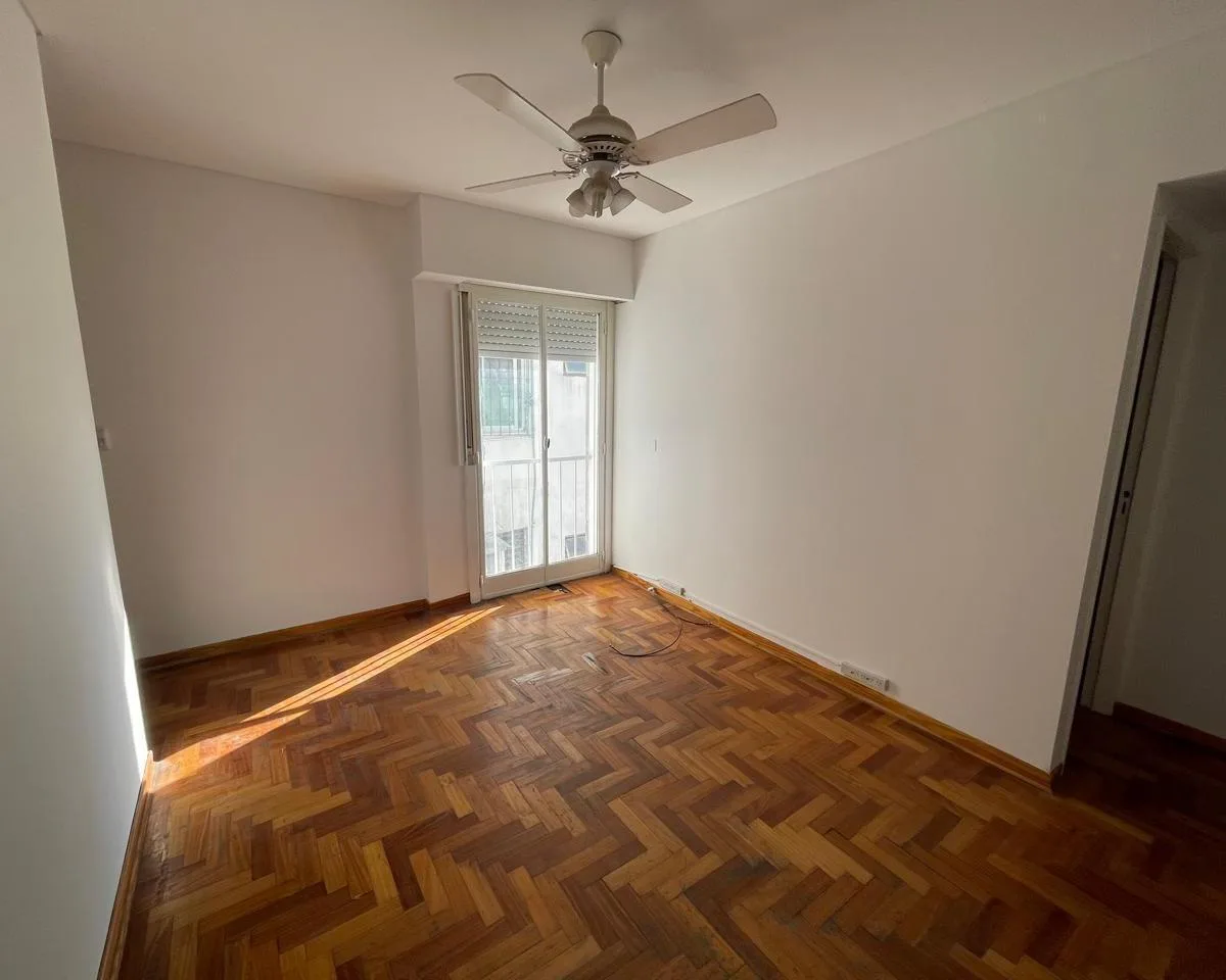 Квартира с 1 спальней и балконом во Villa Luro