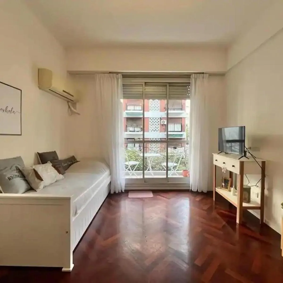 Furnished studio apartment in Recoleta