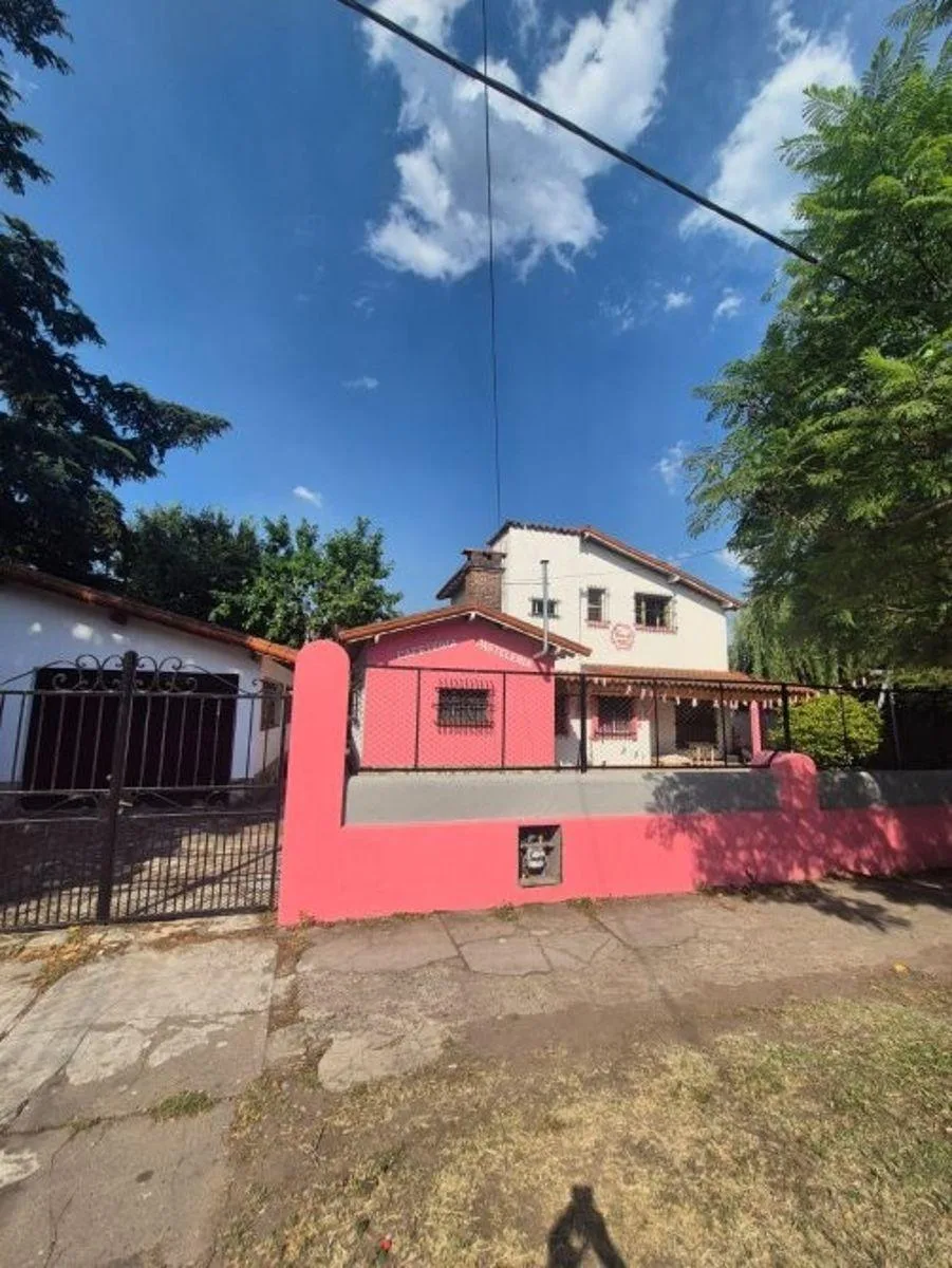 Chalet Muy Amplio Ideal Destino Comercial